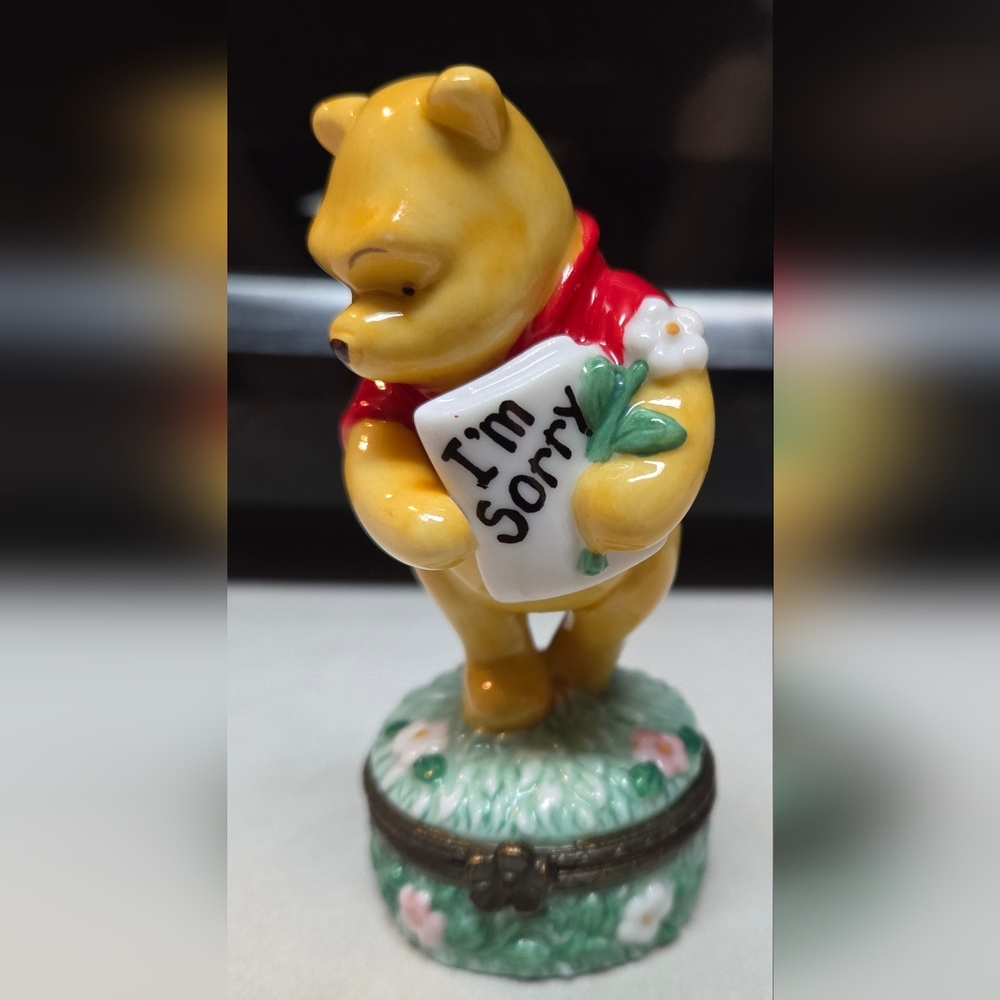 Disney Winnie The Pooh Hinged Trinket Box Pooh with I'm Sorry Sign